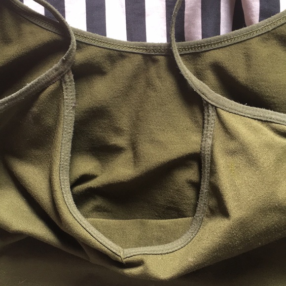 ☀︎︎𝚘𝚕𝚒𝚟𝚎 𝚝𝚊𝚗𝚔☀︎︎ - Picture 4 of 4